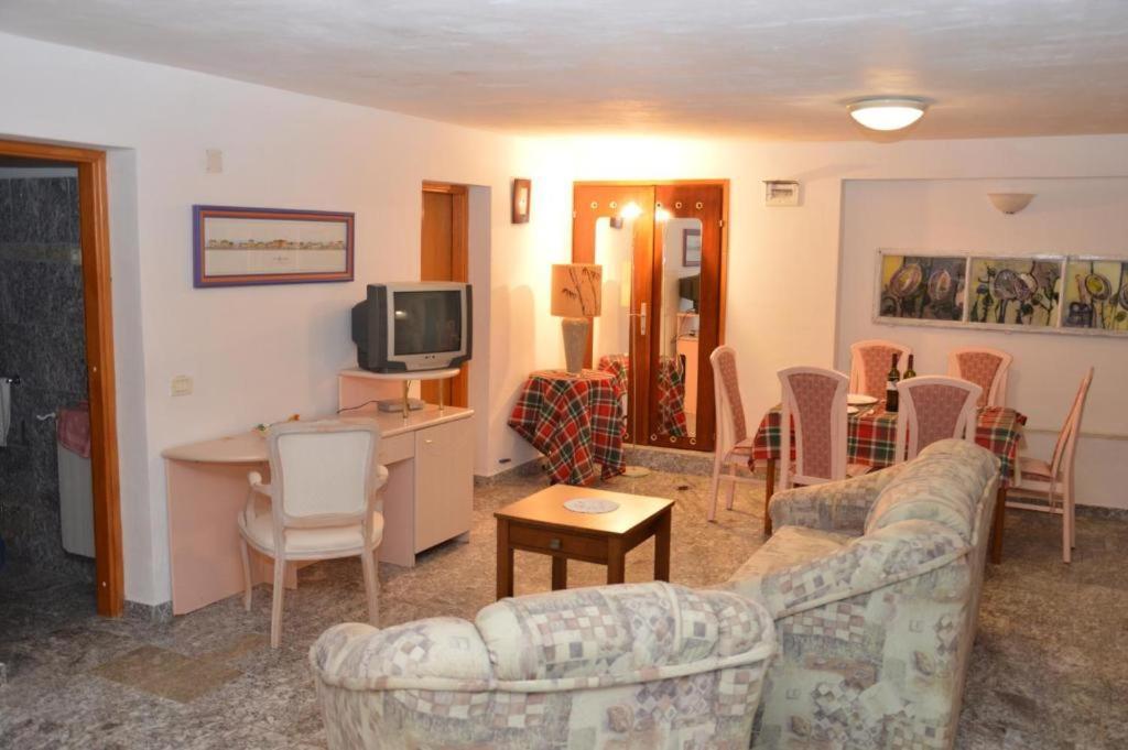 Apartments Athena Nova Vas  Eksteriør billede